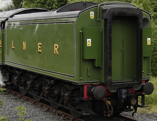 LNER  5325 5000 gallon 1928 Corridor Type 
