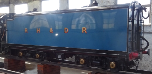 RHDR  Un numbered 300-350 gallon approx 